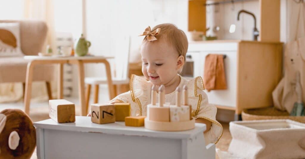 Jouets bébé 18 mois : nos coups de cœur pour stimuler votre petit explorateur