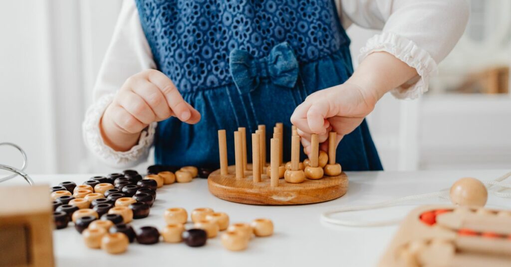 Jouets Montessori 3 ans : nos vrais coups de coeur pour grandir en s&rsquo;amusant